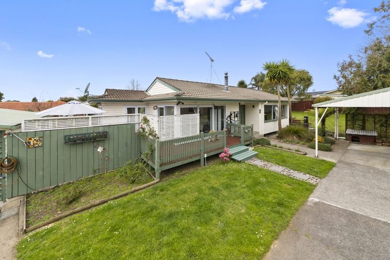 Photo of property in 11 Lakeside Drive, Pahurehure, Papakura, 2113