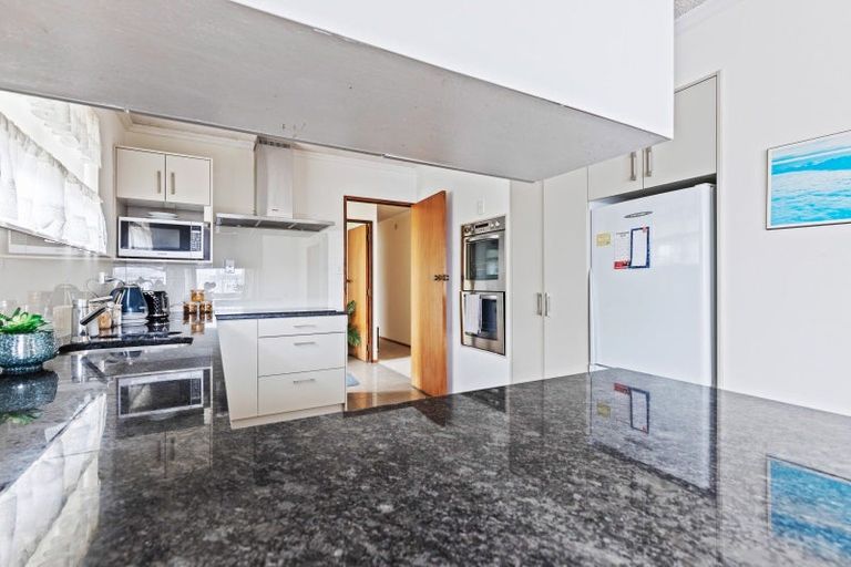 Photo of property in 10 Leon Place, Waitara, 4320