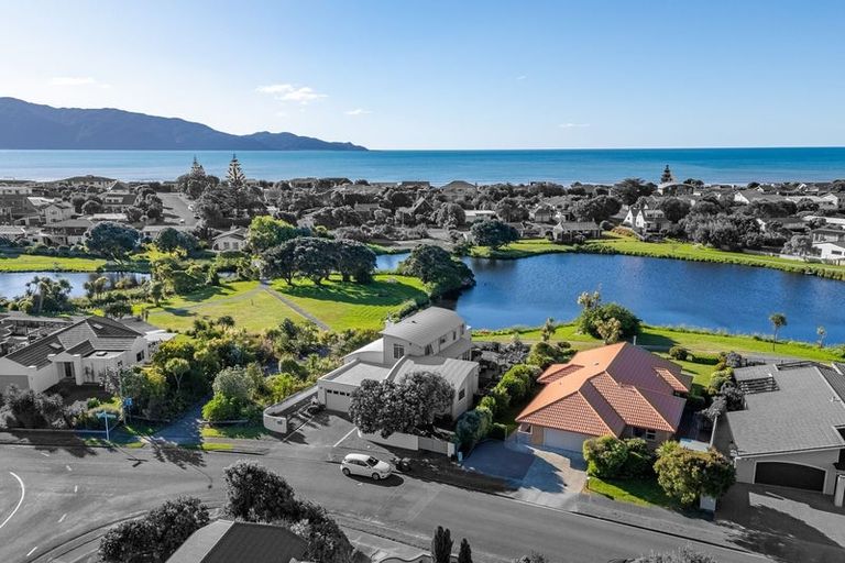 Photo of property in 5 Marewa Place, Waikanae Beach, Waikanae, 5036