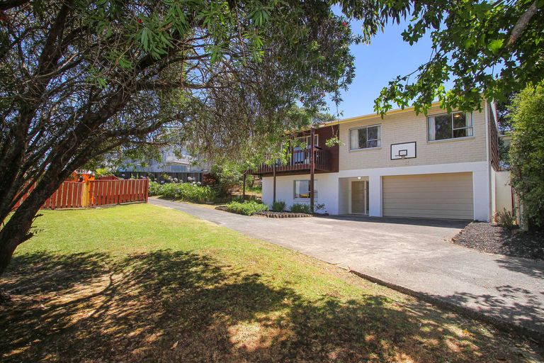 Photo of property in 1/56 Knightsbridge Drive, Forrest Hill, Auckland, 0620