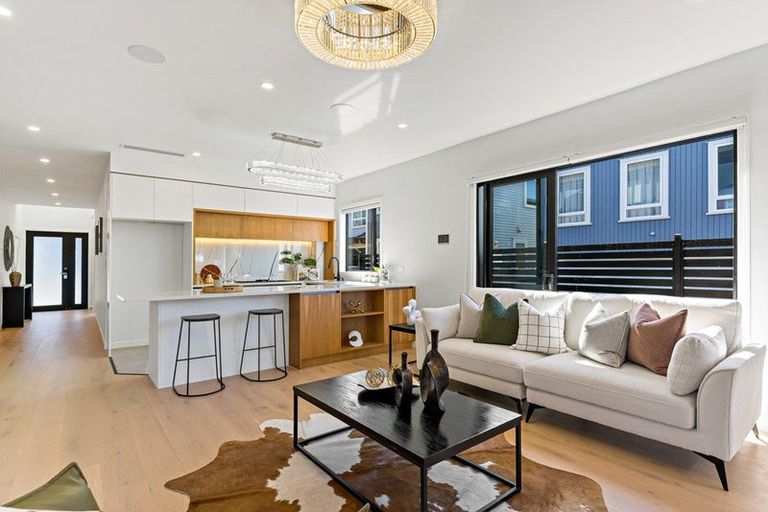 Photo of property in 206a Clovelly Road, Bucklands Beach, Auckland, 2012