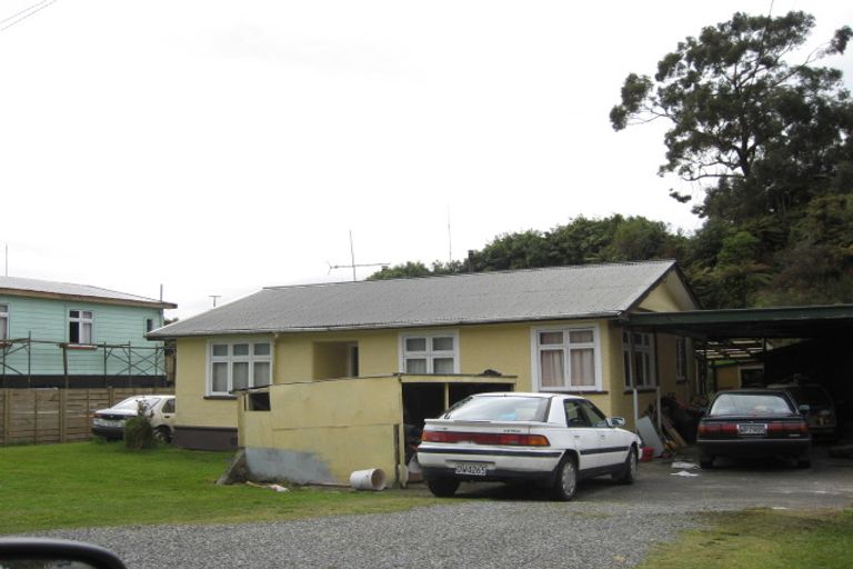 Photo of property in 6 South Street, Runanga, 7803