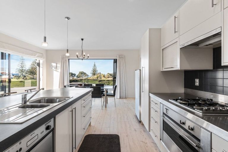 Photo of property in 102b Hinemoa Street, Whangamata, 3620