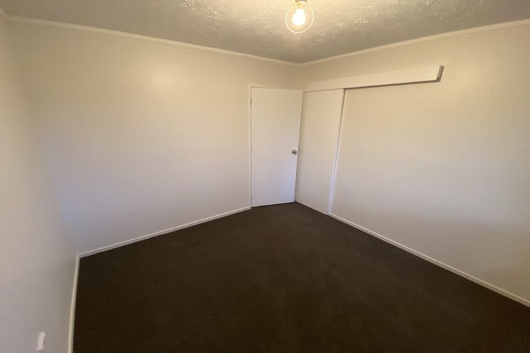 Photo of property in 17 Brougham Place, West Harbour, Auckland, 0618