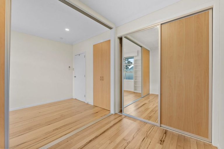 Photo of property in 1a Muritai Road, Milford, Auckland, 0620
