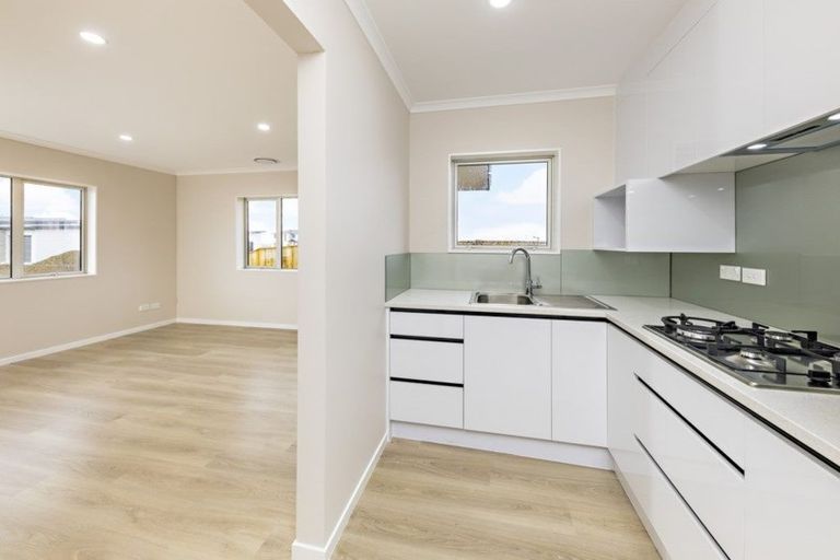 Photo of property in 18 Te Aramanu Crescent, Papakura, 2110