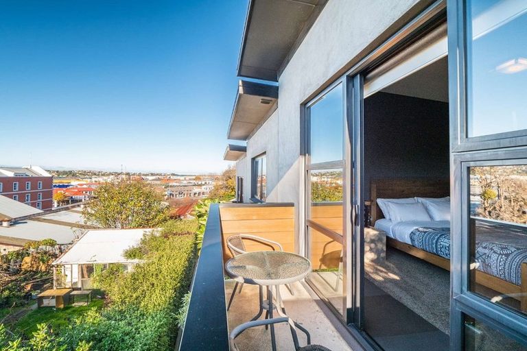 Photo of property in 71 Carroll Street, Dunedin Central, Dunedin, 9016