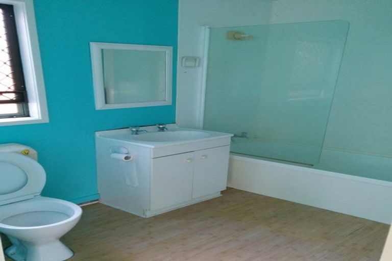 Photo of property in 19 Caspian Close, New Lynn, Auckland, 0600