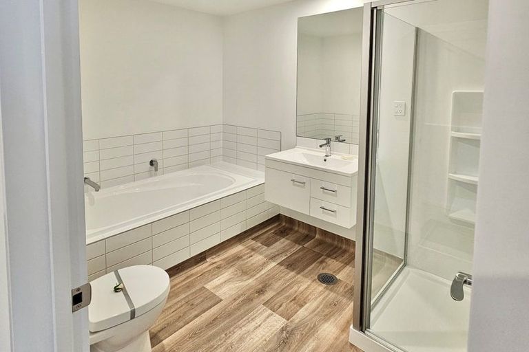 Photo of property in 5 Nga Pona Toru Road, Flat Bush, Auckland, 2019