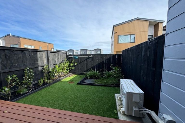 Photo of property in 10 Kiato Lane, Flat Bush, Auckland, 2019
