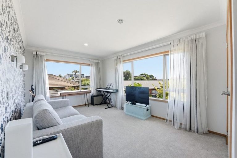 Photo of property in 42d Camellia Avenue, Bell Block, New Plymouth, 4312