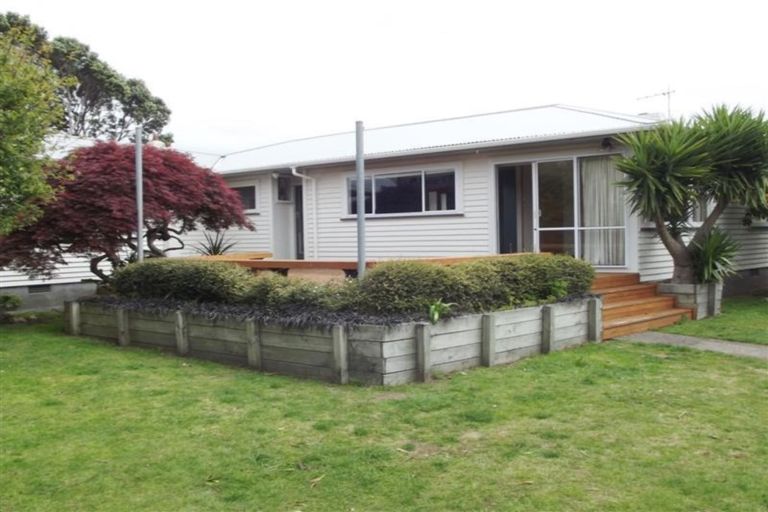 Photo of property in 2 Shortland Street, Lower Vogeltown, New Plymouth, 4310