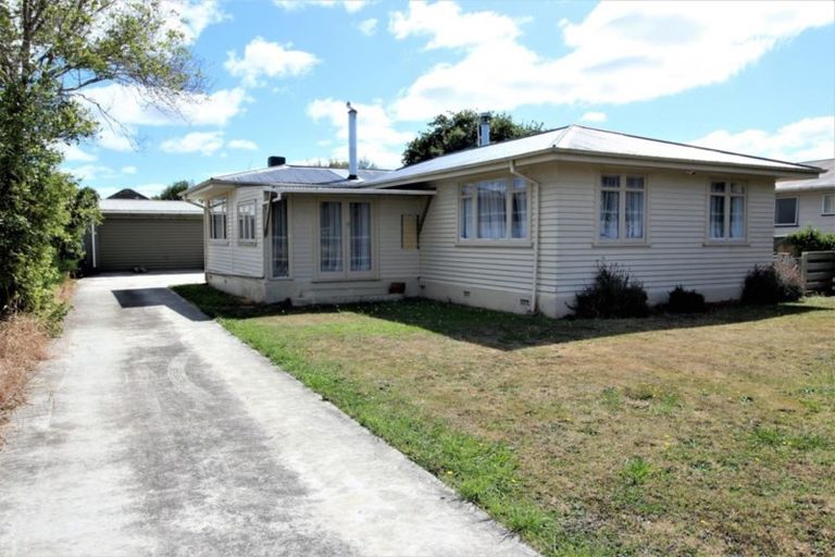 Photo of property in 17 Burgoyne Street, Woodville, 4920
