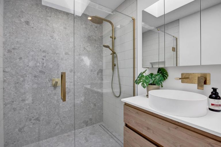 Photo of property in 12a Kauri Street, Merrilands, New Plymouth, 4312