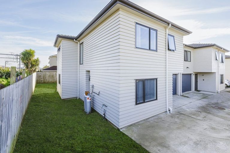 Photo of property in 54d Cambridge Terrace, Papatoetoe, Auckland, 2025