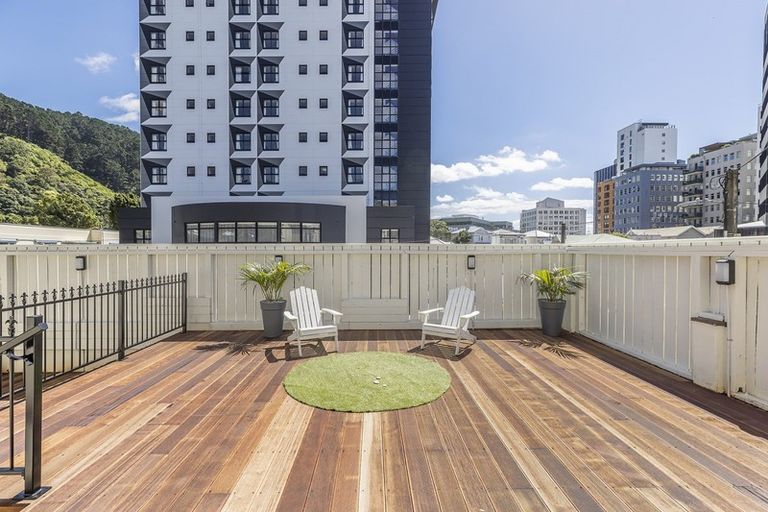 Photo of property in 25 Hawkestone Street, Thorndon, Wellington, 6011