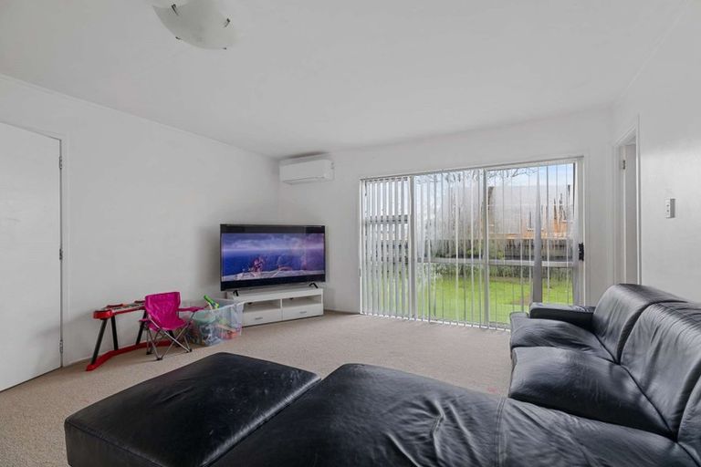 Photo of property in 2/14 Ririno Place, Manurewa, Auckland, 2102