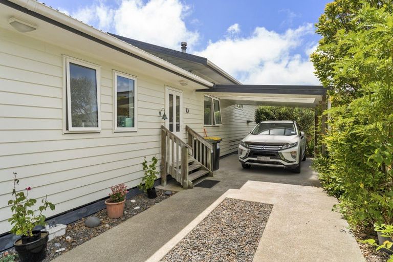 Photo of property in 20 Kiharoa Street, Otaki Beach, Otaki, 5512