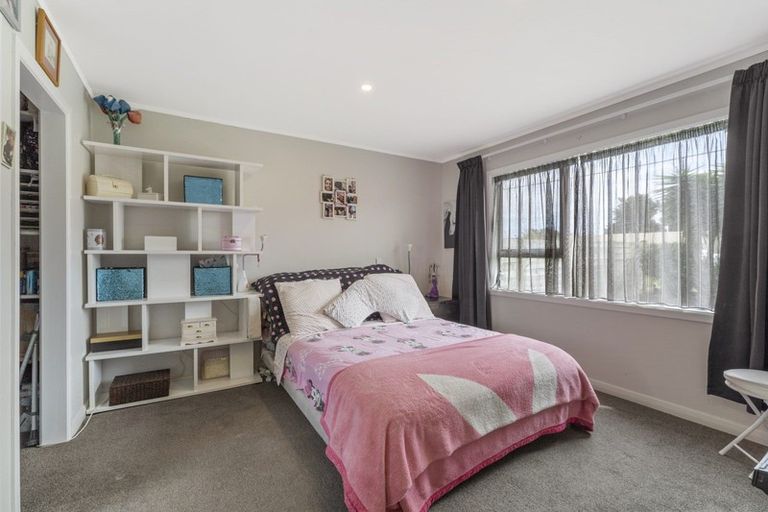 Photo of property in 52 Hinemoa Street, Paraparaumu, 5032