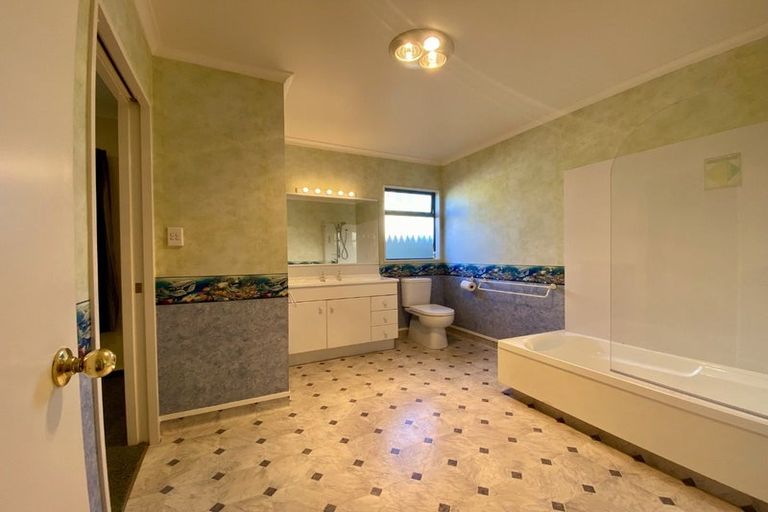 Photo of property in 9 Flemington Place, Taradale, Napier, 4112