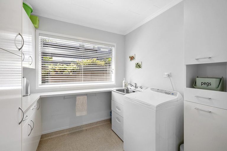 Photo of property in 128 Pendarves Street, New Plymouth, 4312