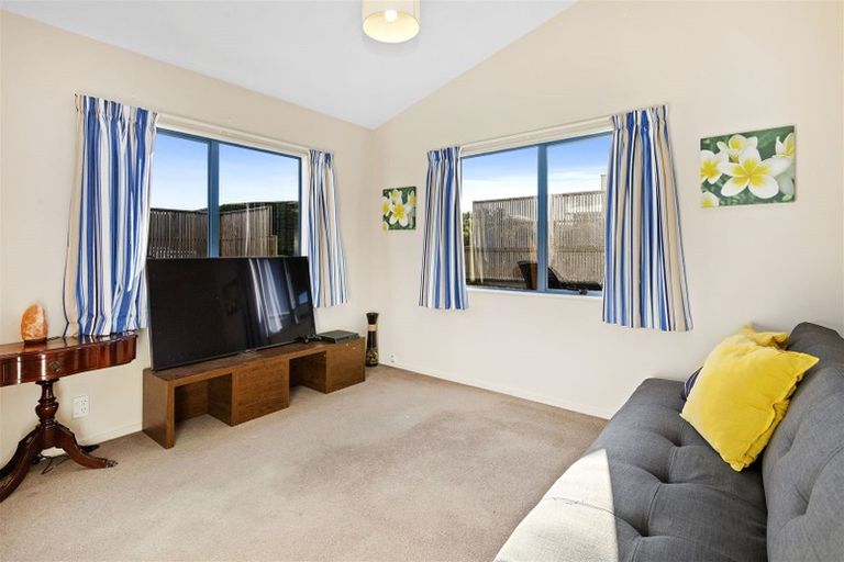 Photo of property in 13 Nether Green Crescent, Johnsonville, Wellington, 6037