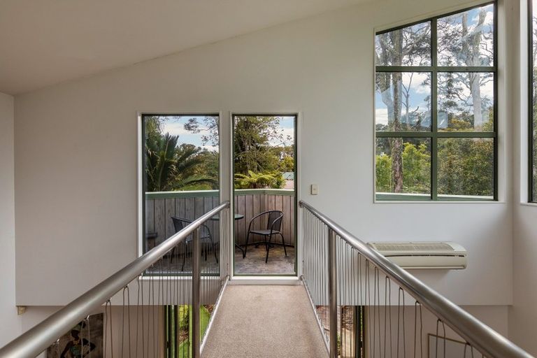 Photo of property in 11a Woodfern Crescent, Titirangi, Auckland, 0604