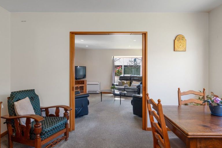 Photo of property in 1/102 Apsley Drive, Avonhead, Christchurch, 8042
