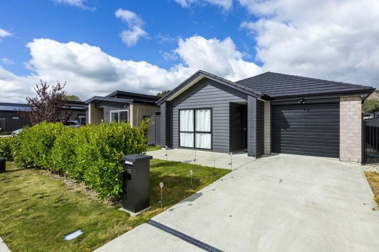 Photo of property in 13 Te Kaeaea Crescent, Wallaceville, Upper Hutt, 5018