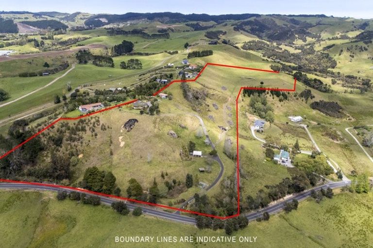 Photo of property in 2247 South Head Road, South Head, Helensville, 0874