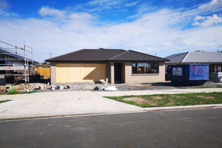 Photo of property in 8 Ropere Street, Kumeu, 0810