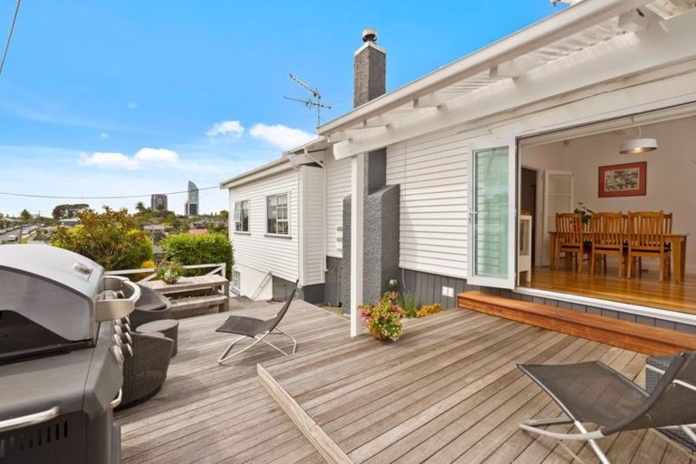 Photo of property in 1/10 Hart Road, Hauraki, Auckland, 0622