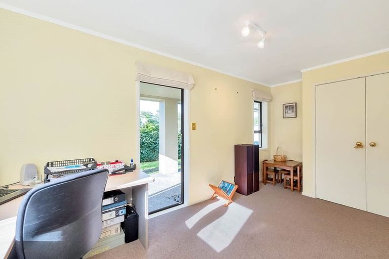 Photo of property in 2/19a Seaview Road, Castor Bay, Auckland, 0620