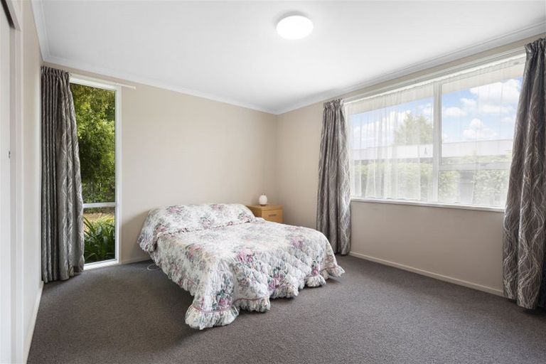 Photo of property in 4 Denniston Crescent, Redwood, Christchurch, 8051