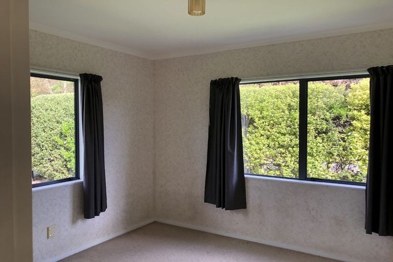 Photo of property in 64 Heatherlea Road West, Levin, 5575