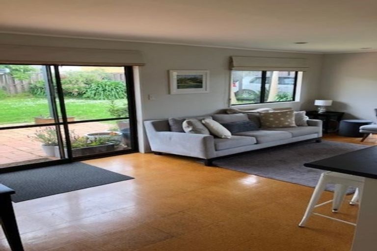 Photo of property in 23 Harford Place, Pakuranga Heights, Auckland, 2010