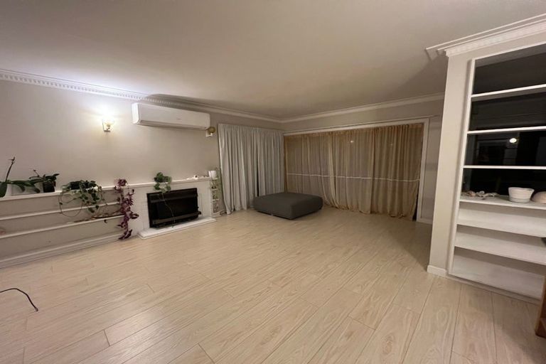 Photo of property in 17 Bradbury Road, Botany Downs, Auckland, 2010