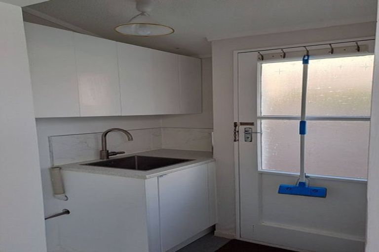 Photo of property in 43b Cypress Drive, Maungaraki, Lower Hutt, 5010