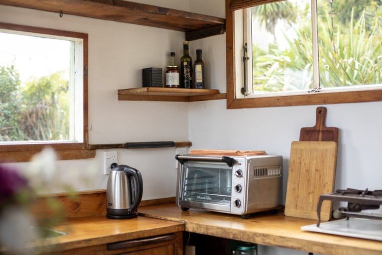 Photo of property in 7g Whaanga Road, Raglan, 3297