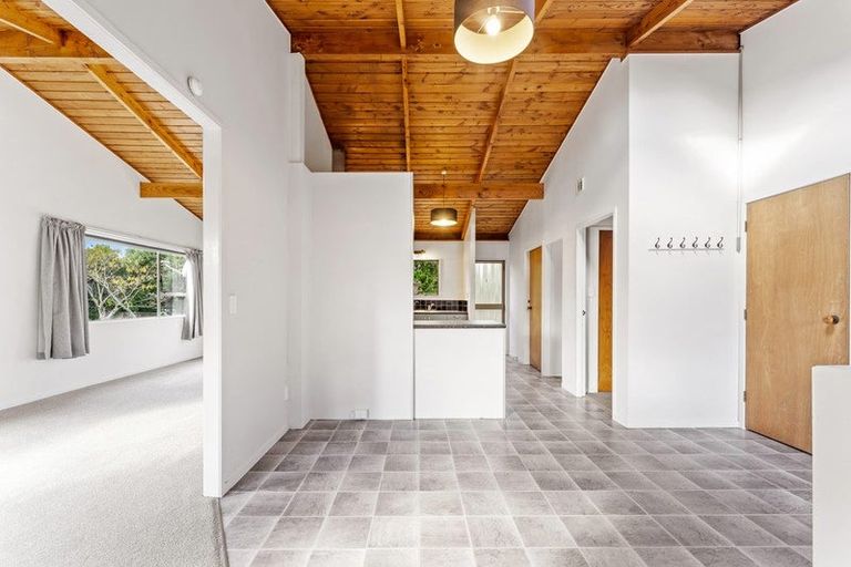 Photo of property in 16 Dobell Road, Stanmore Bay, Whangaparaoa, 0932