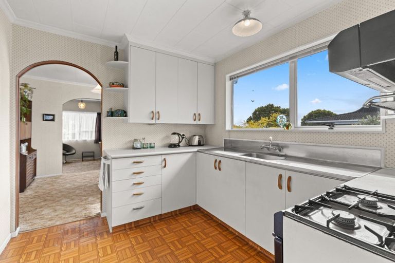 Photo of property in 4 Poplar Grove, Whalers Gate, New Plymouth, 4310