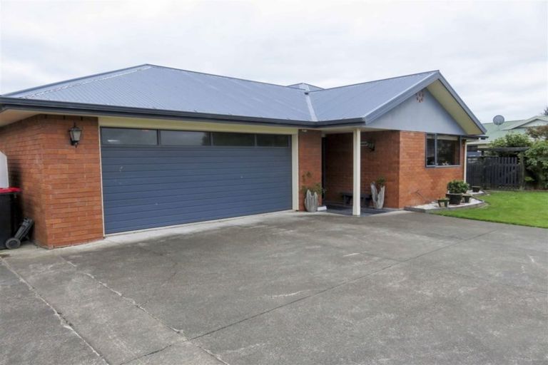 Photo of property in 14 Kirkoswald Street, Wallacetown, 9816