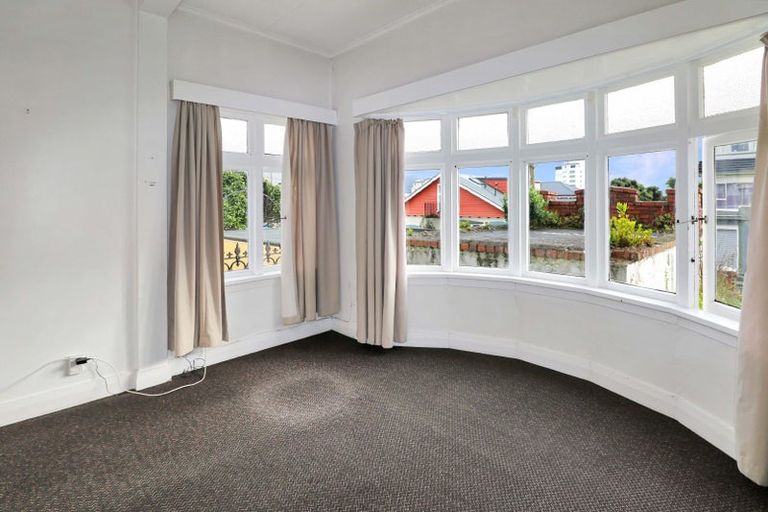 Photo of property in 8 Levy Street, Mount Victoria, Wellington, 6011