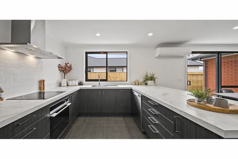 Photo of property in 42 Blue Jacket Drive, Halswell, Christchurch, 8025