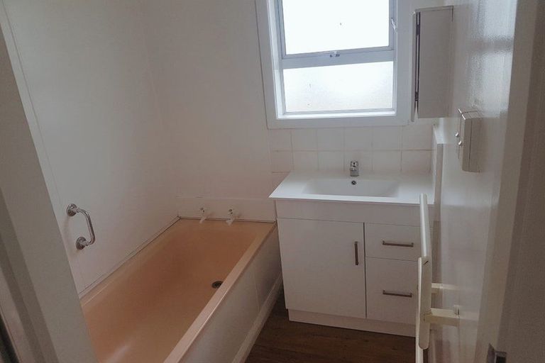 Photo of property in 29a-b Loongana Street, Waitangirua, Porirua, 5024