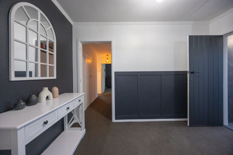 Photo of property in 17 Winchester Street, Awapuni, Palmerston North, 4412