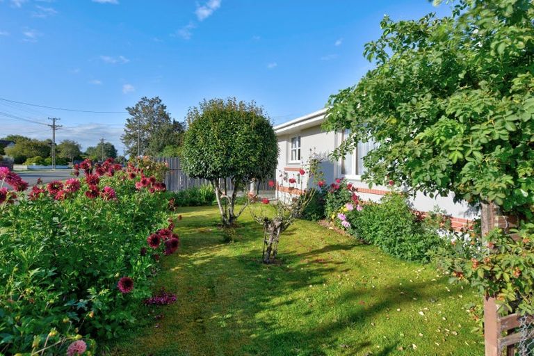 Photo of property in 27 Redan Street, Wyndham, 9831