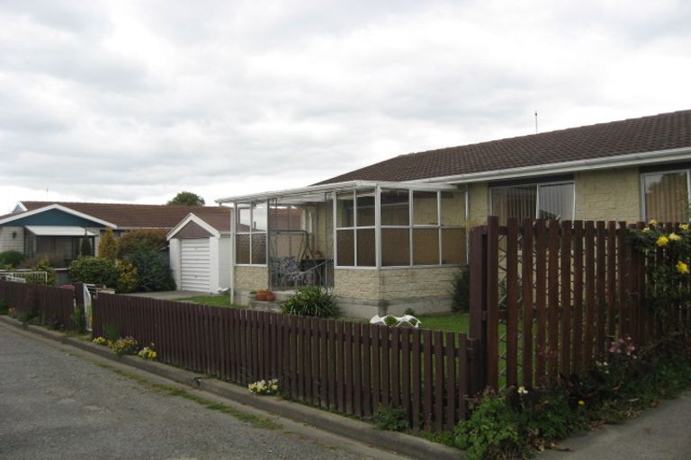 Photo of property in 2/160a Highsted Road, Casebrook, Christchurch, 8051