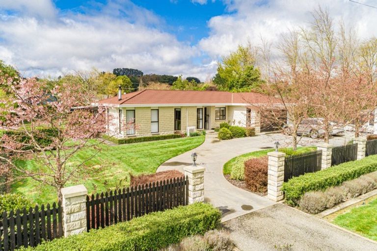 Photo of property in 3 Regent Street, Pahiatua, 4910