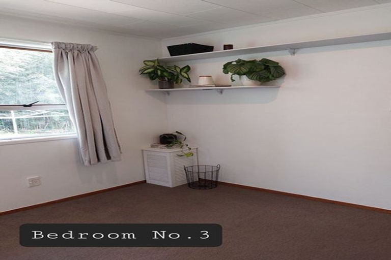 Photo of property in 2/14 Spinella Drive, Bayview, Auckland, 0629